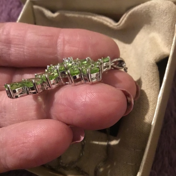 New 13.14 TCW Manchurian Peridot & 0.40TW White Topaz Rhodium/925 Cross Necklace - Picture 12 of 16